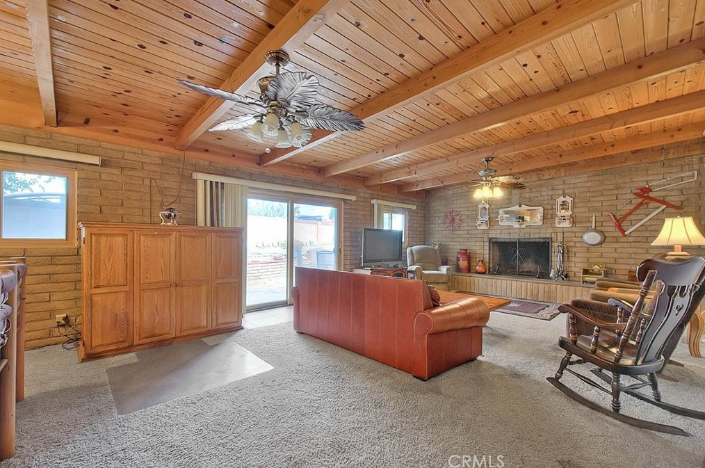 17410 Orchid Dr, Fontana CA  92335-4932 exterior