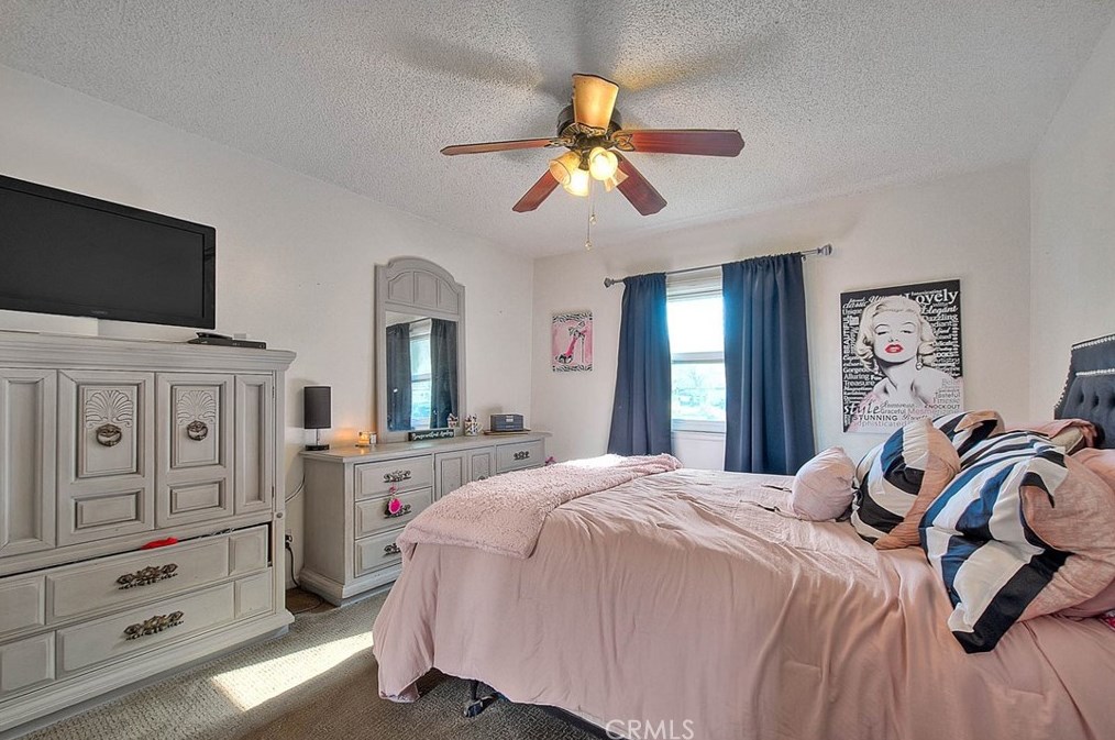 17410 Orchid Dr, Fontana CA  92335-4932 exterior