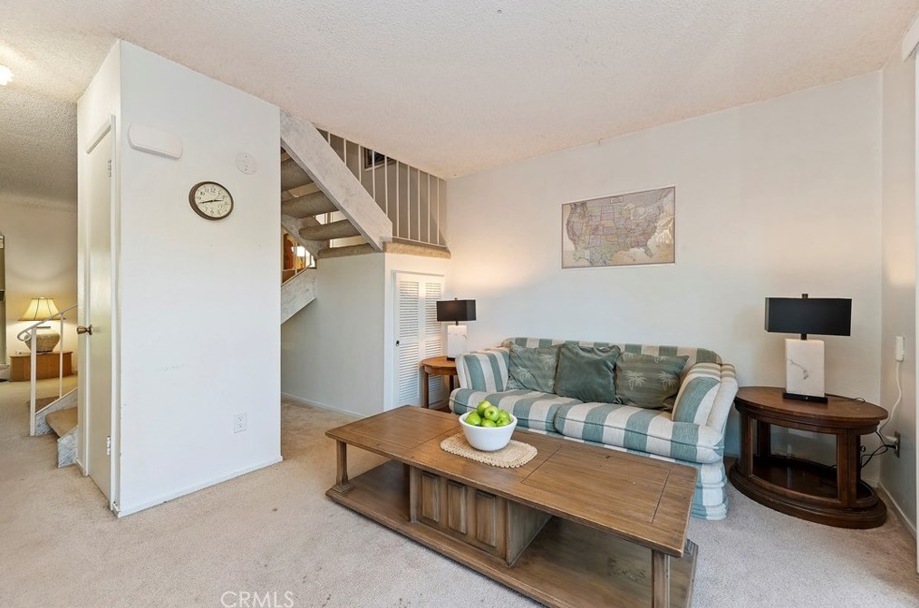 2858 Tropicana Dr, Riverside CA  92504-4206 exterior