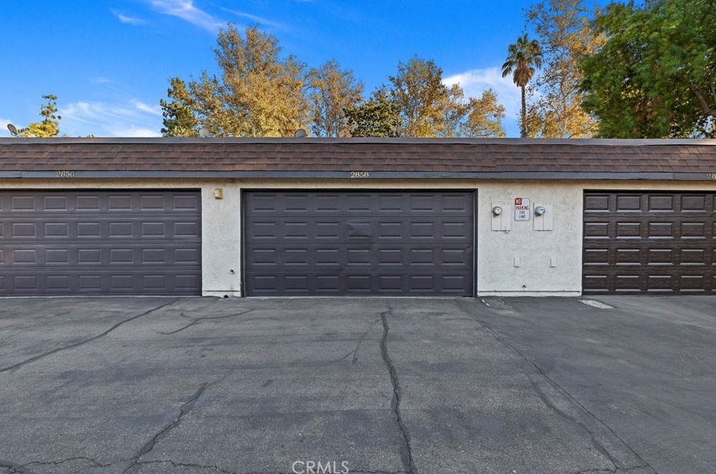 2858 Tropicana Dr, Riverside CA  92504-4206 exterior