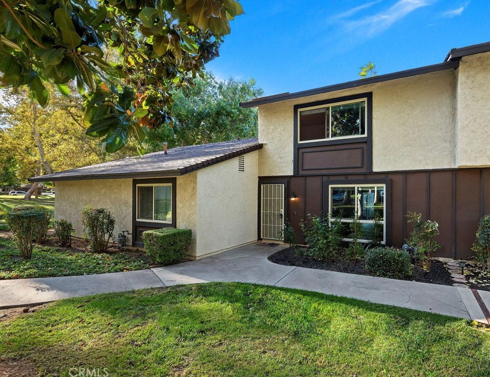 2858 Tropicana Dr, Riverside CA  92504-4206 exterior