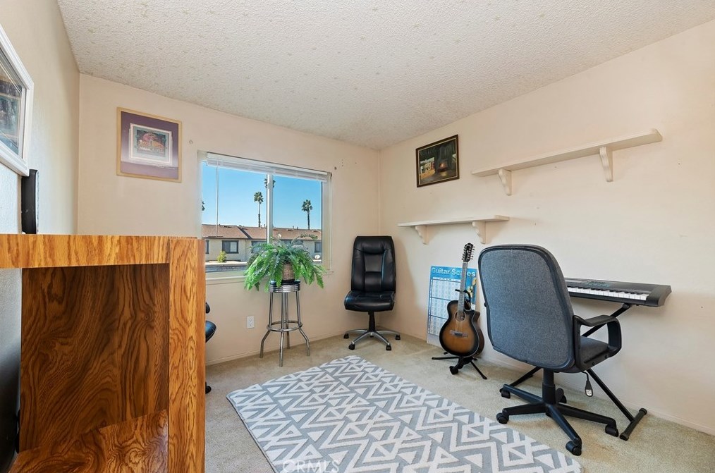 2858 Tropicana Dr, Riverside CA  92504-4206 exterior