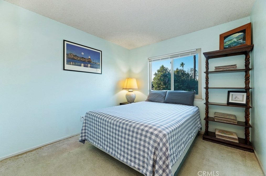 2858 Tropicana Dr, Riverside CA  92504-4206 exterior