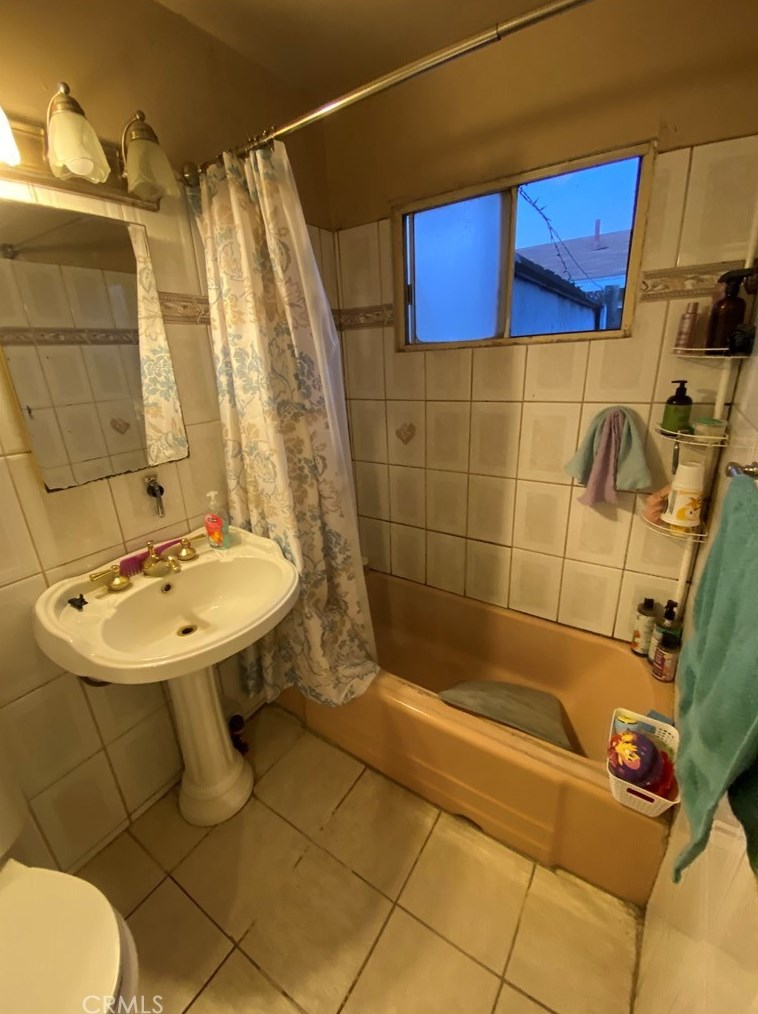 8912 San Vicente Ave, Riverside CA  92503-2737 exterior