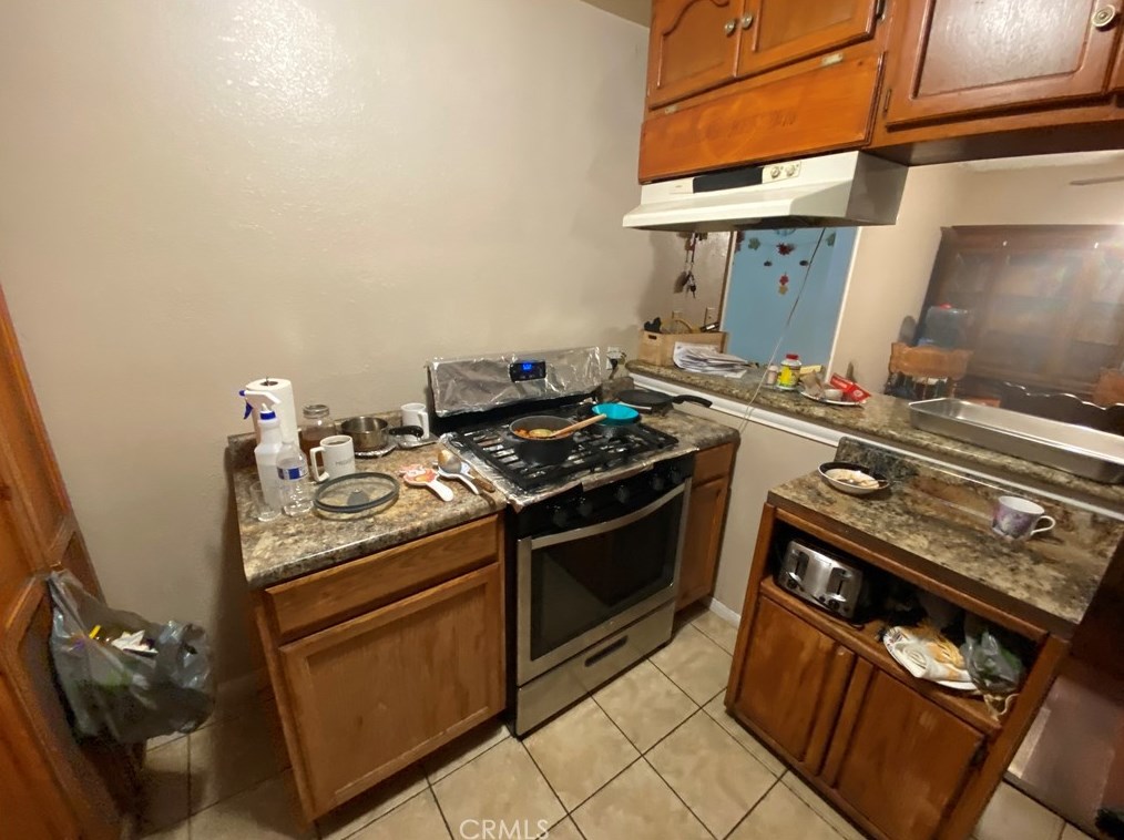 8912 San Vicente Ave, Riverside CA  92503-2737 exterior