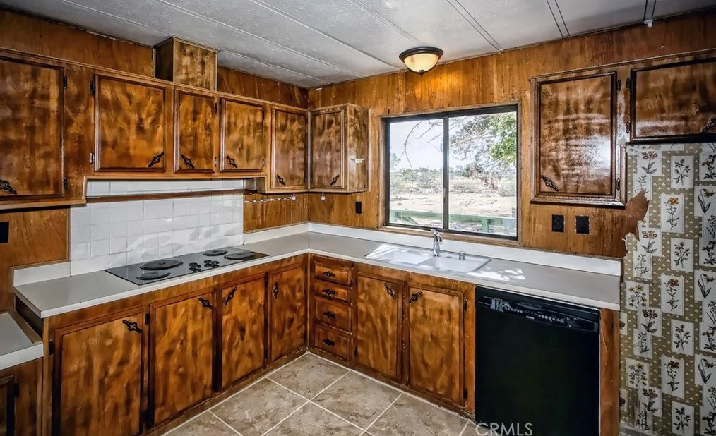 5401 Greasewood Ln, Phelan CA  exterior