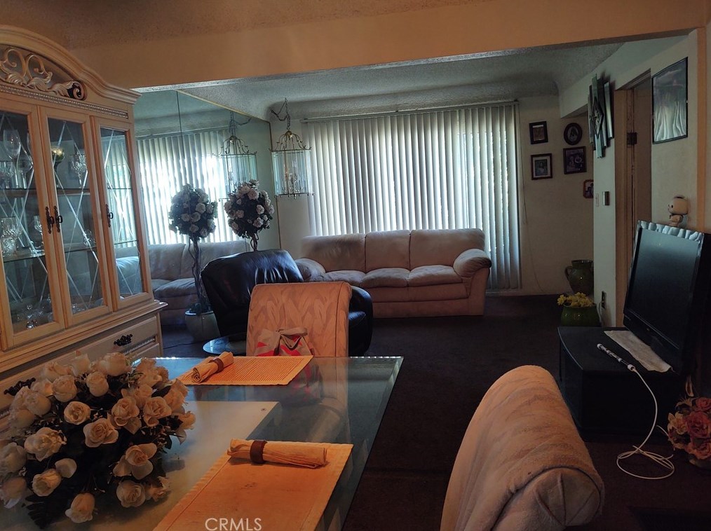 3416 Thorpe Ave, Los Angeles CA  90065-1648 exterior