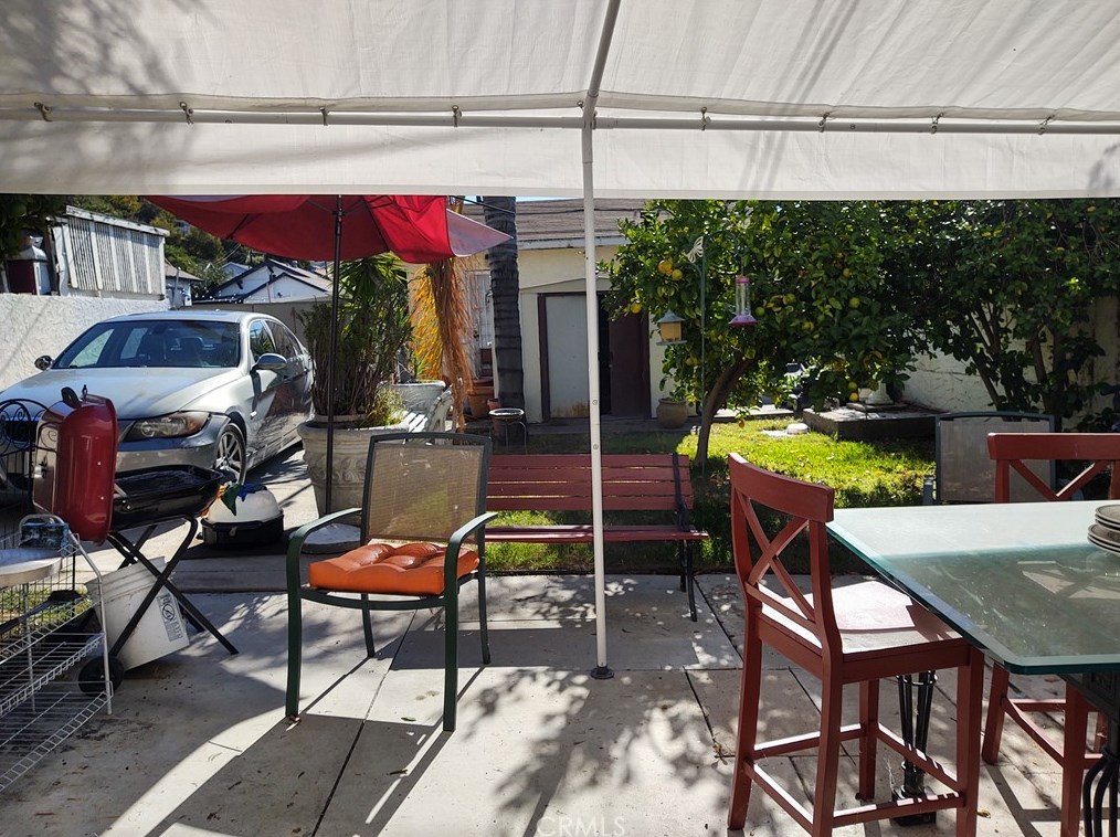 3416 Thorpe Ave, Los Angeles CA  90065-1648 exterior