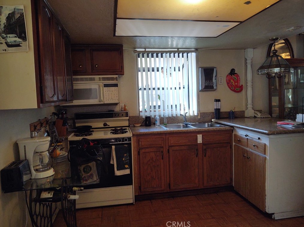 3416 Thorpe Ave, Los Angeles CA  90065-1648 exterior