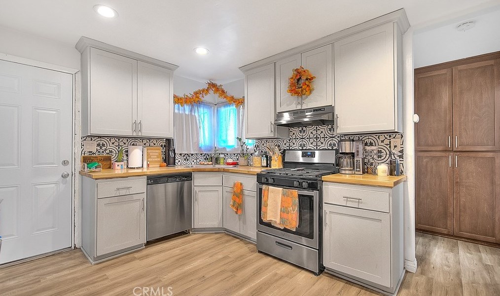 669 Lincoln St, Banning CA  92220-6065 exterior