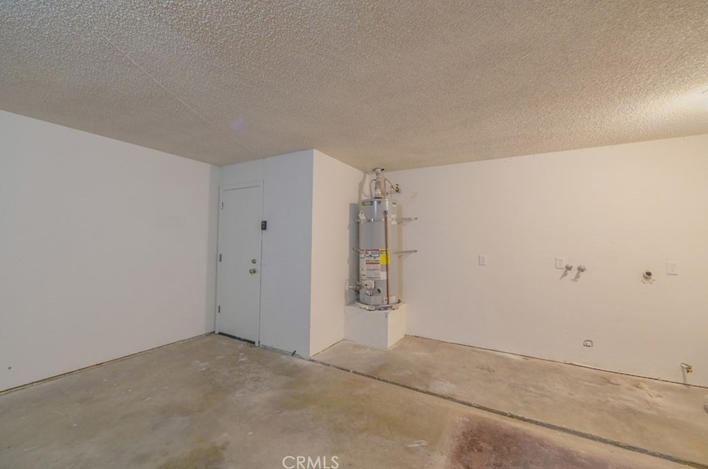 14045 Cronese Rd, Apple Valley CA  92307-5610 exterior