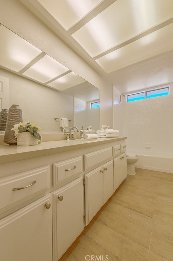 14045 Cronese Rd, Apple Valley CA  92307-5610 exterior