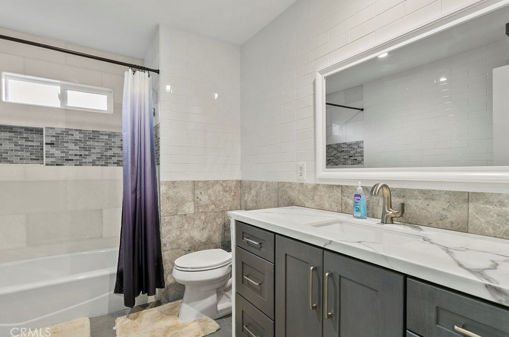 3115 Samoa Pl, Costa Mesa CA  92626-2357 exterior
