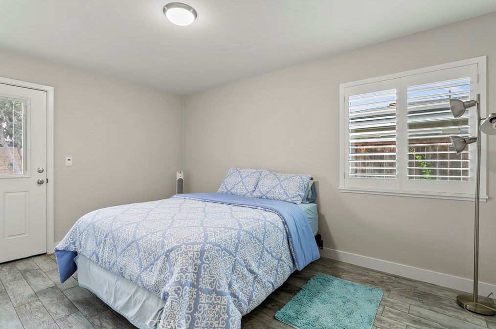 3115 Samoa Pl, Costa Mesa CA  92626-2357 exterior