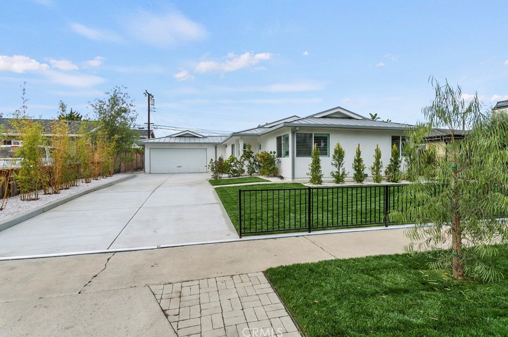 3115 Samoa Pl, Costa Mesa CA  92626-2357 exterior