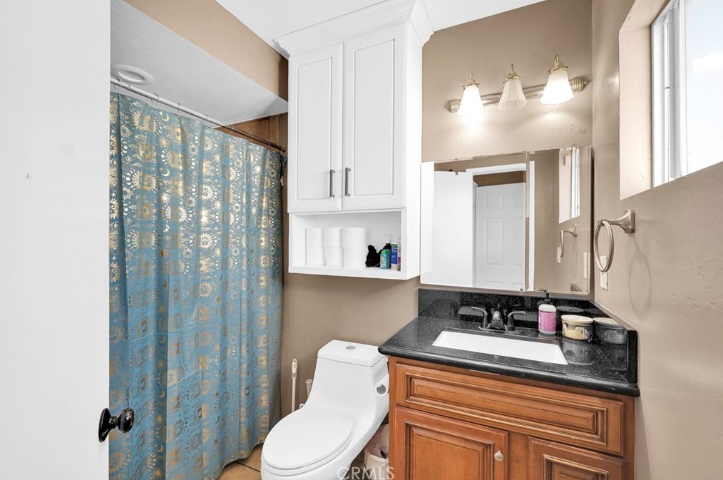 9159 Blanchard Ave, Fontana CA  92335-4806 exterior