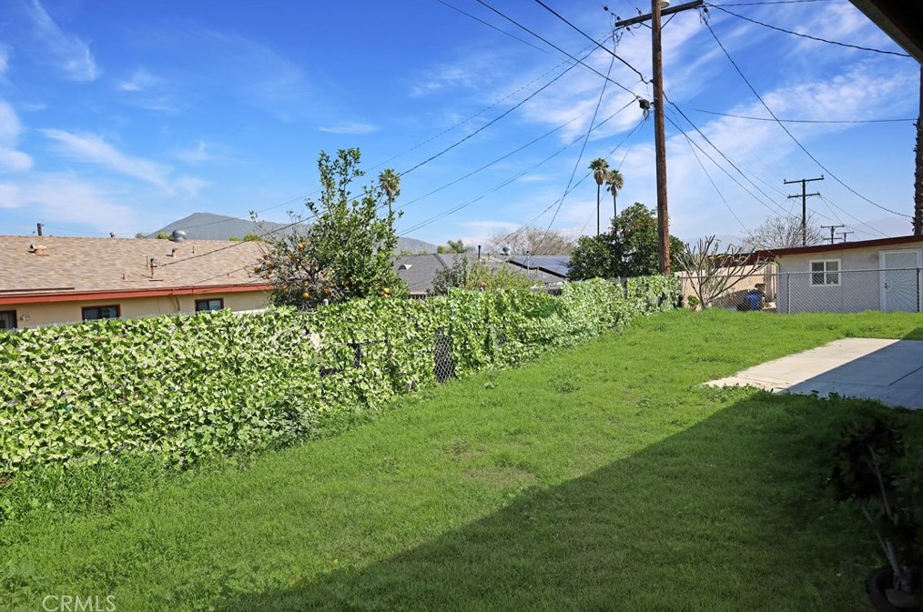 6411 Tournament Dr, Riverside CA  92509-5762 exterior