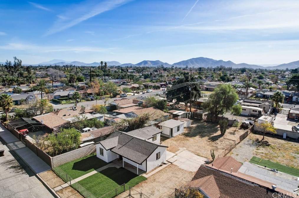 15025 Orchid St, Fontana CA  92335-4225 exterior