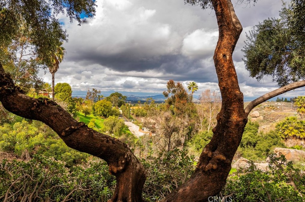 17060 Ranchero Rd, Riverside CA  92504-5920 exterior