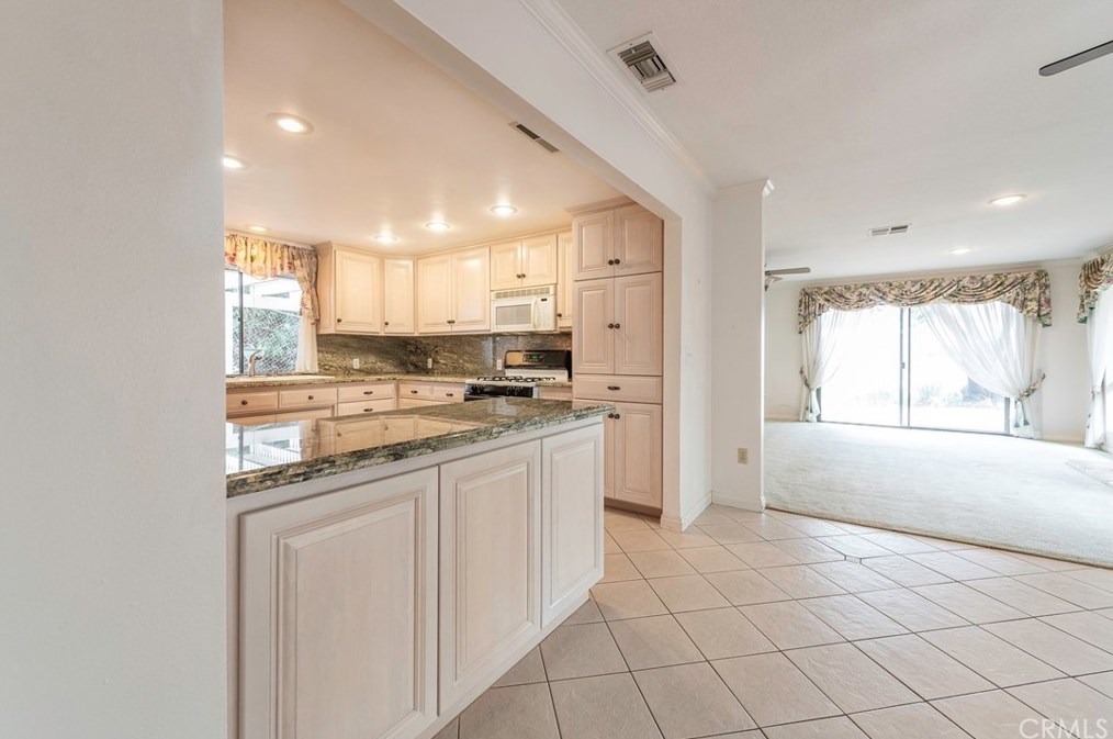 17060 Ranchero Rd, Riverside CA  92504-5920 exterior