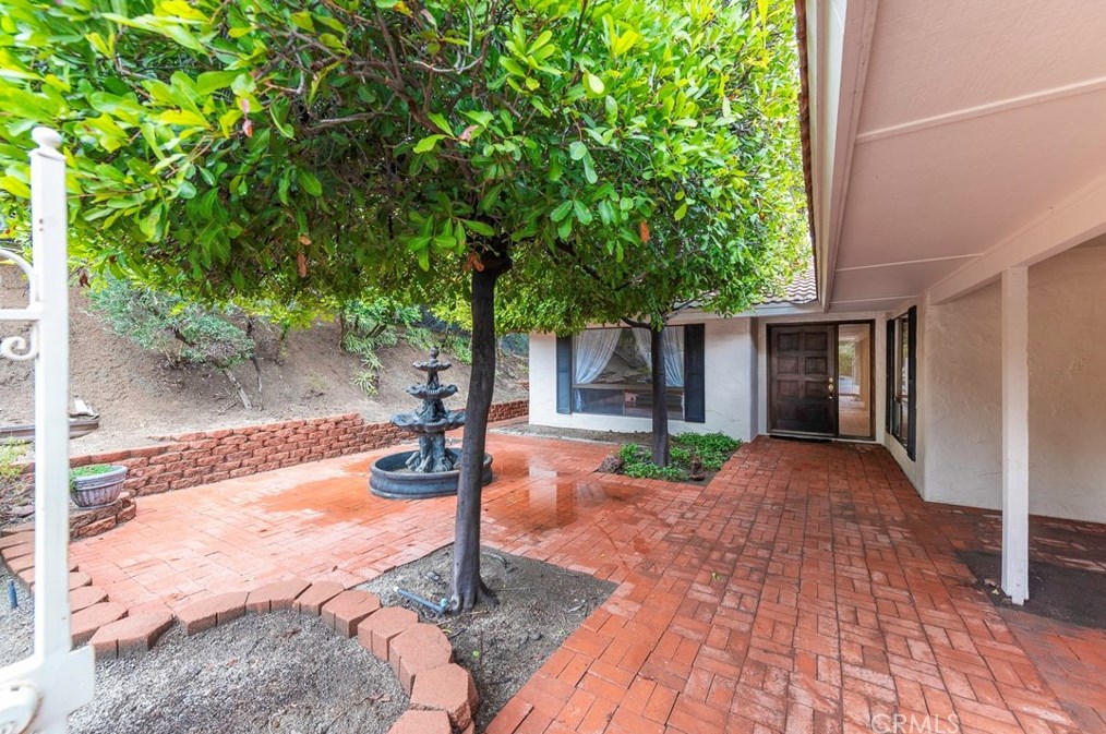 17060 Ranchero Rd, Riverside CA  92504-5920 exterior