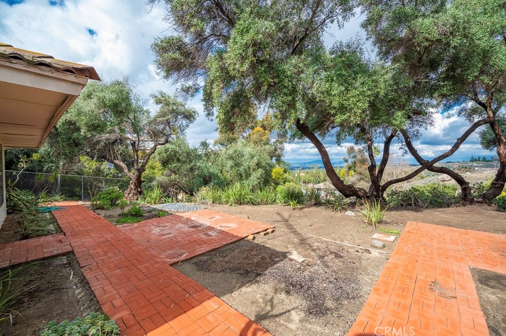 17060 Ranchero Rd, Riverside CA  92504-5920 exterior