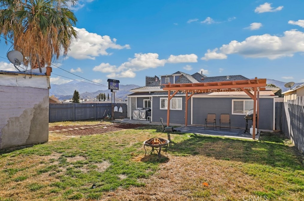 647 Ramsey St, Banning CA  92220-4919 exterior