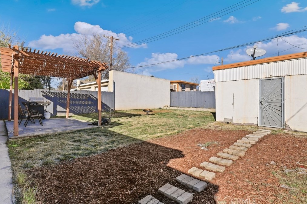 647 Ramsey St, Banning CA  92220-4919 exterior