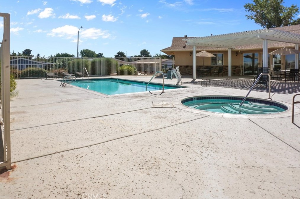 12550 Main St, Hesperia CA  92345-4683 exterior