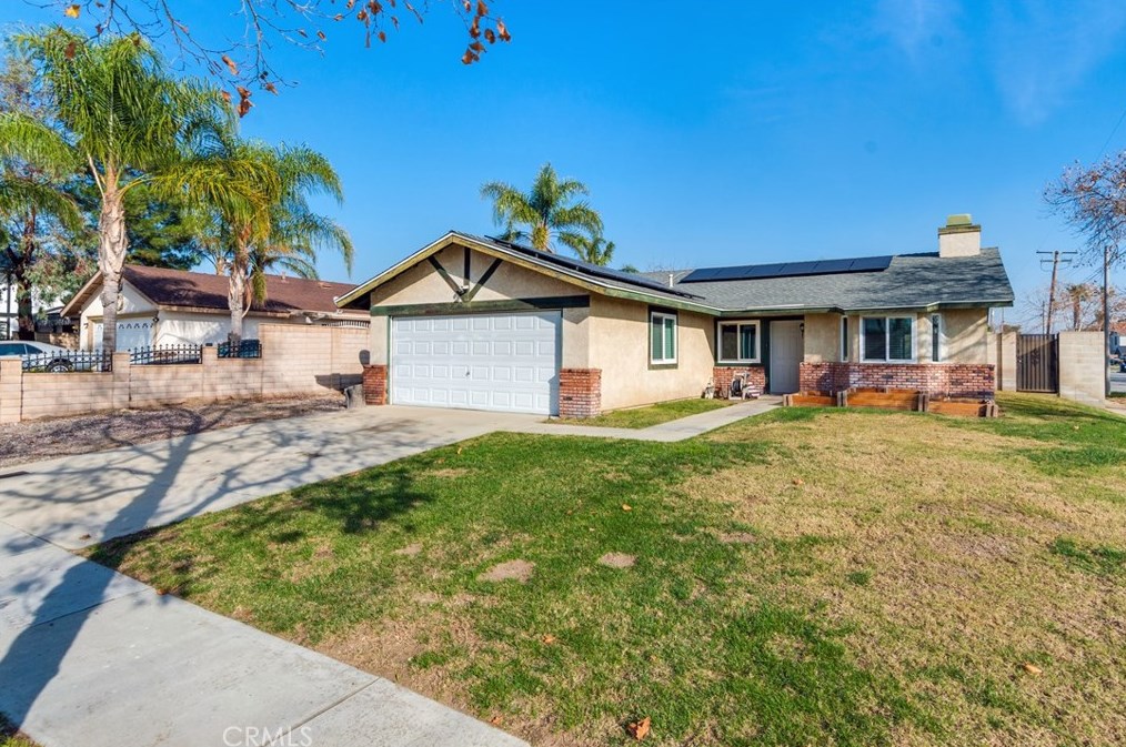 7897 Madrona Dr, Fontana CA  92336-2559 exterior