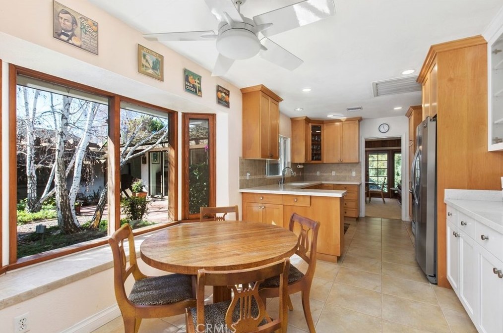 1968 Rincon Ave, Riverside CA  92506-1628 exterior