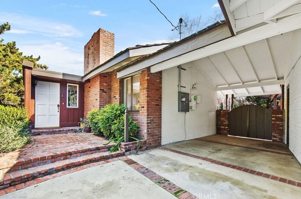 1968 Rincon Ave, Riverside CA  92506-1628 exterior