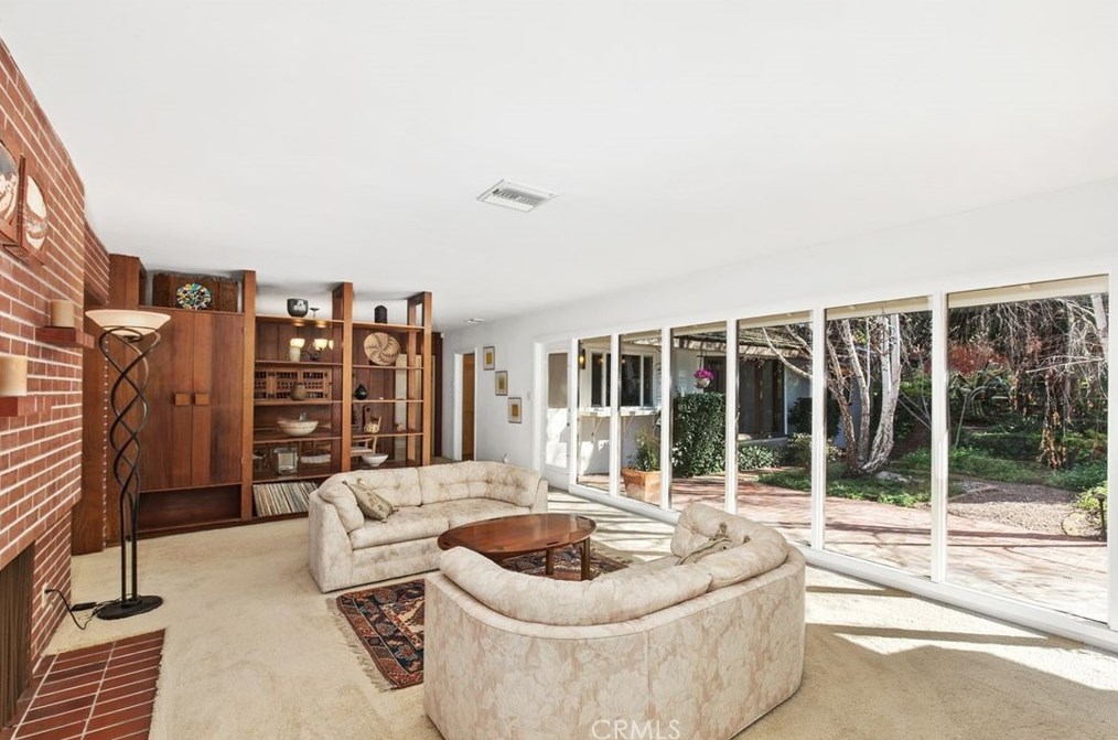 1968 Rincon Ave, Riverside CA  92506-1628 exterior