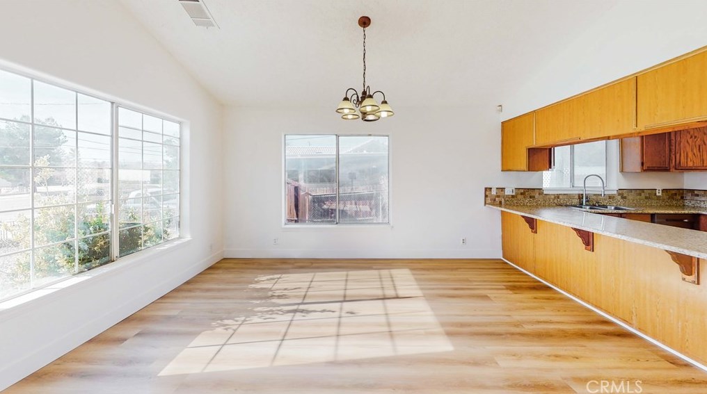19164 Rocksprings Rd, Hesperia CA  92345-6730 exterior