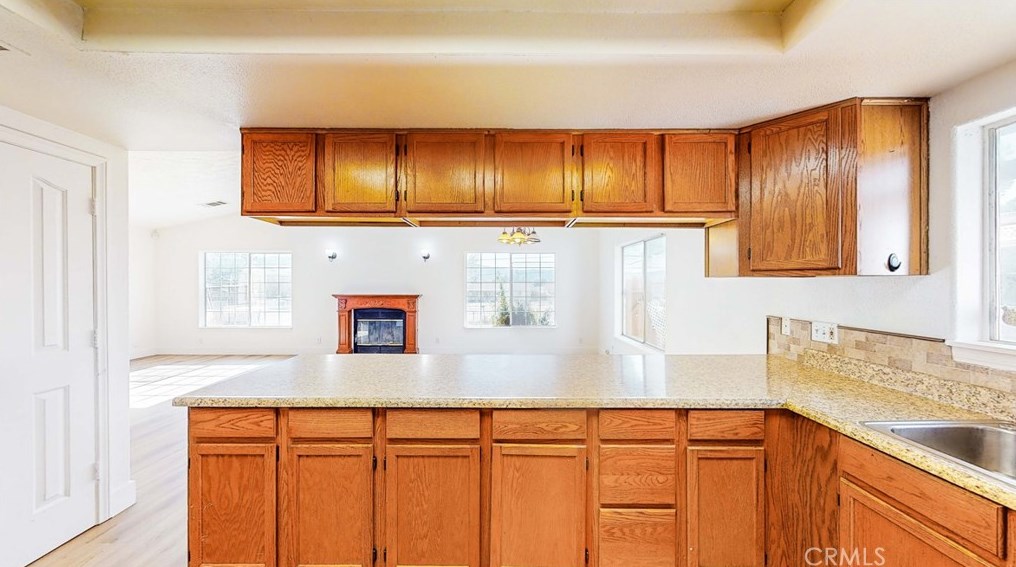 19164 Rocksprings Rd, Hesperia CA  92345-6730 exterior