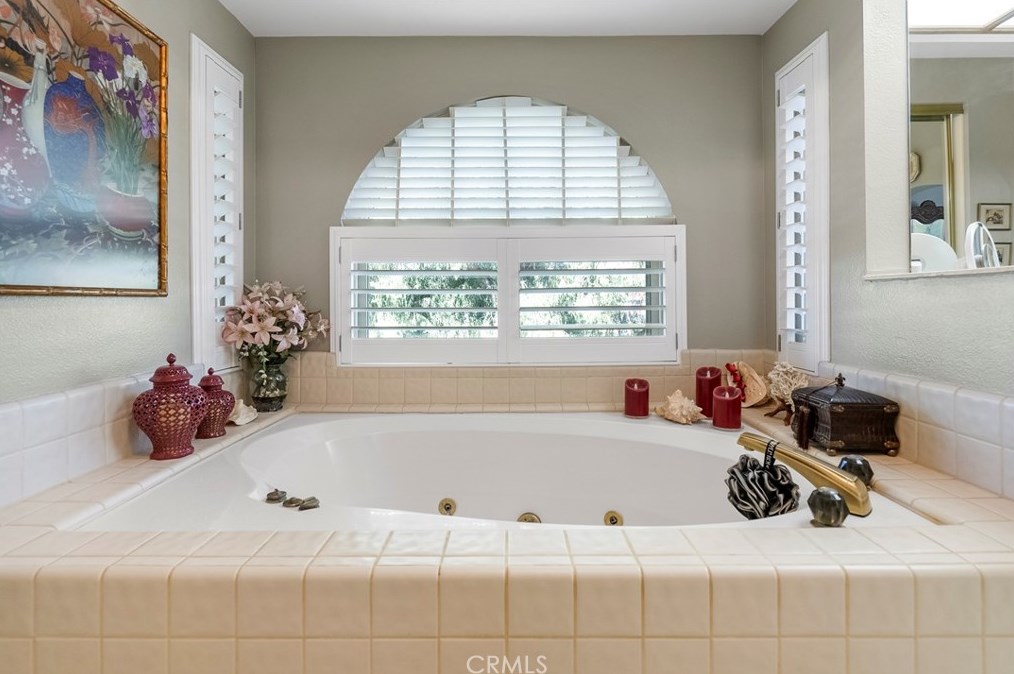 1651 Kingsport Dr, Riverside CA  92506-5451 exterior
