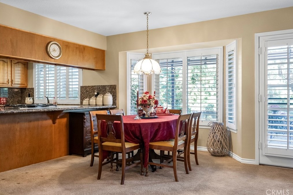 1651 Kingsport Dr, Riverside CA  92506-5451 exterior
