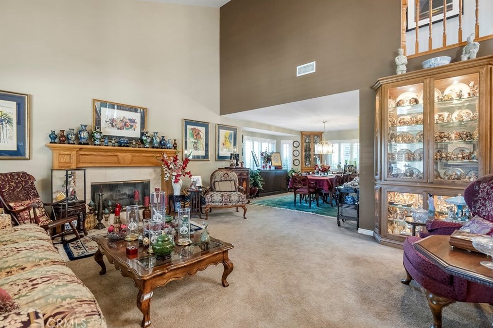 1651 Kingsport Dr, Riverside CA  92506-5451 exterior