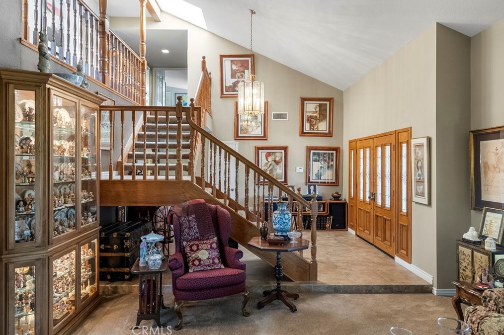 1651 Kingsport Dr, Riverside CA  92506-5451 exterior