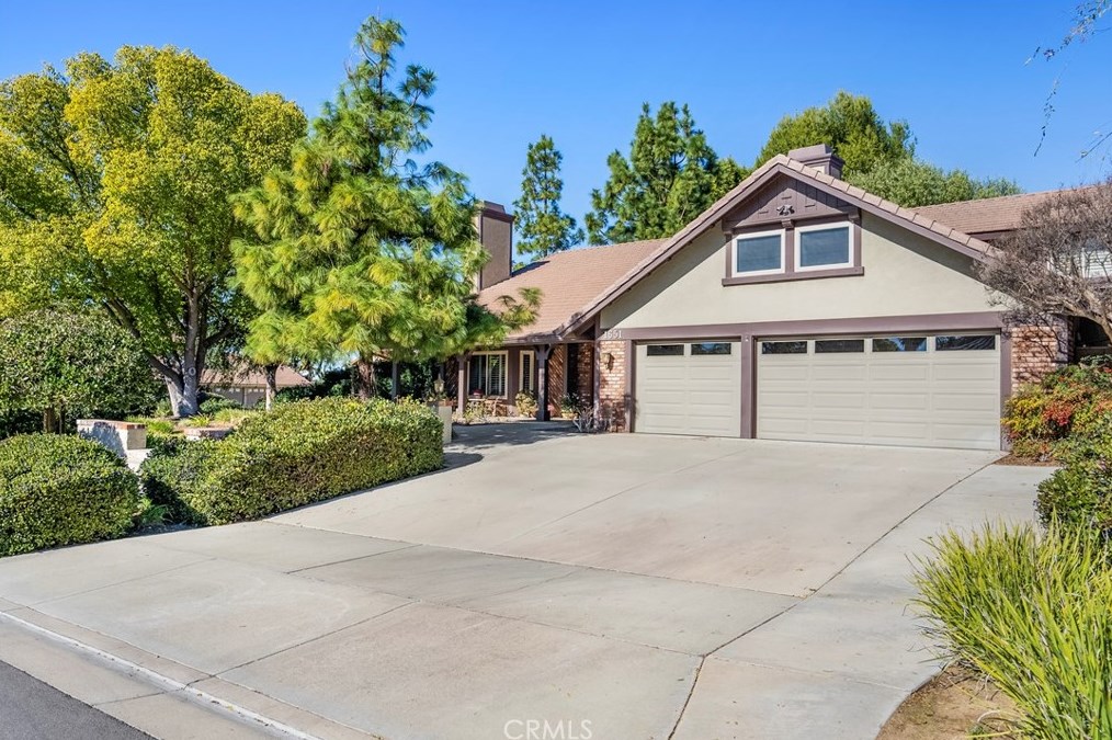 1651 Kingsport Dr, Riverside CA  92506-5451 exterior