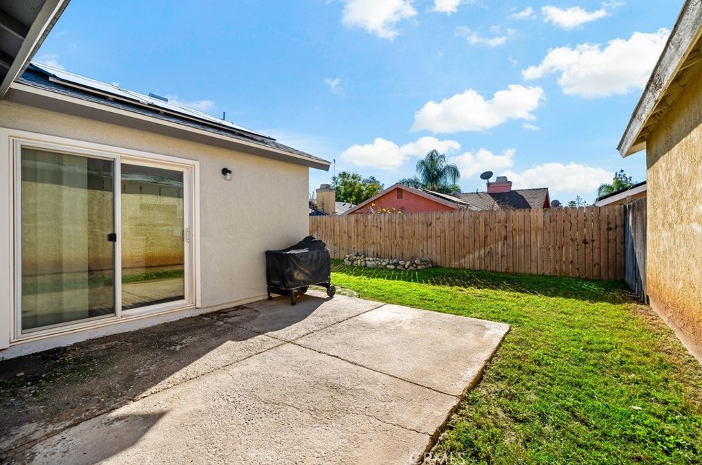 24157 Fawn St, Moreno Valley CA  92553-3392 exterior