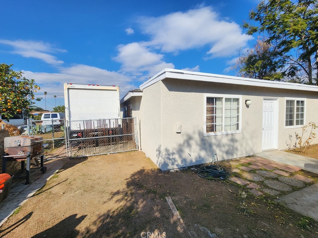 7464 Ysmael Villegas St, Riverside CA  92504-4553 exterior