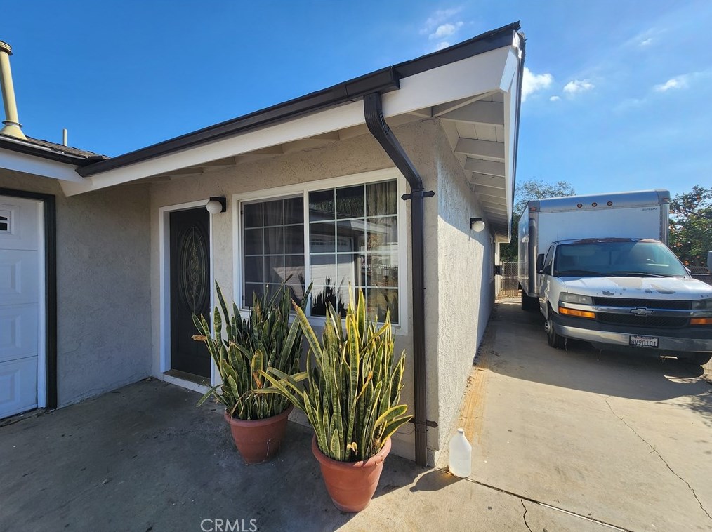7464 Ysmael Villegas St, Riverside CA  92504-4553 exterior