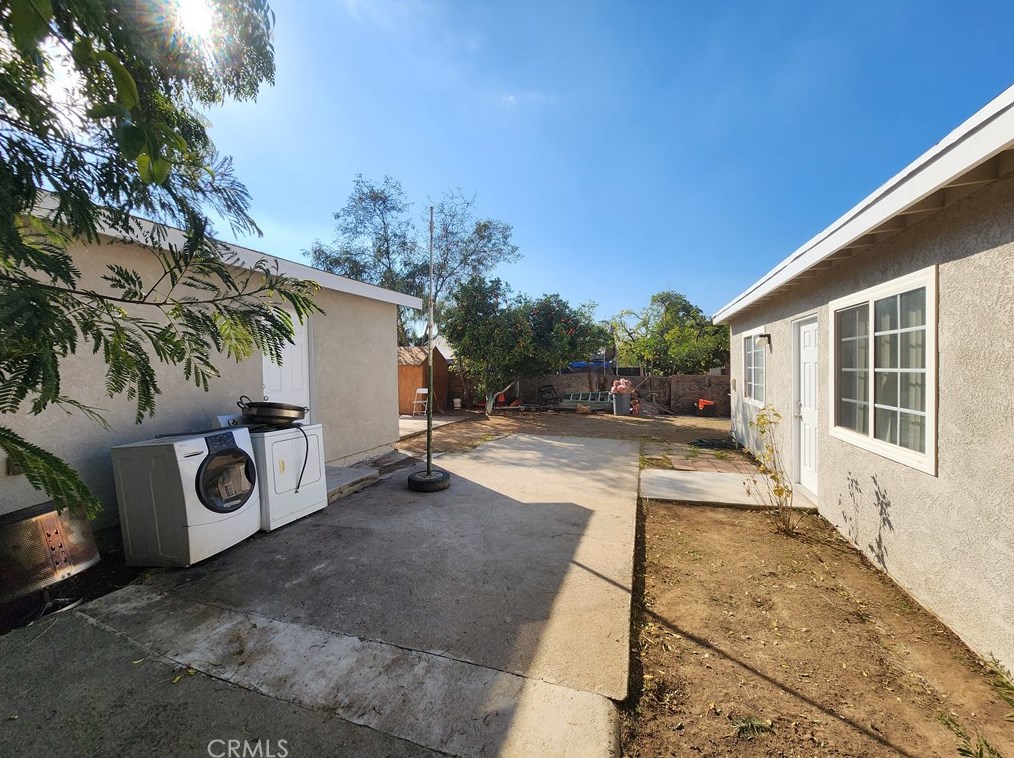 7464 Ysmael Villegas St, Riverside CA  92504-4553 exterior