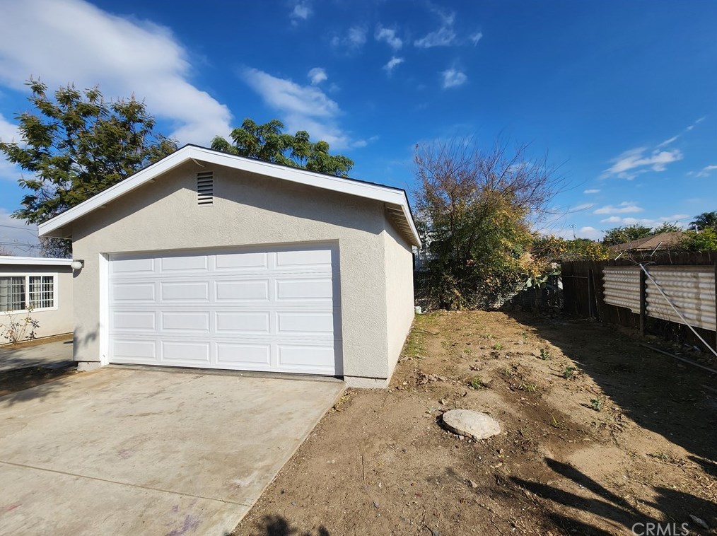 7464 Ysmael Villegas St, Riverside CA  92504-4553 exterior