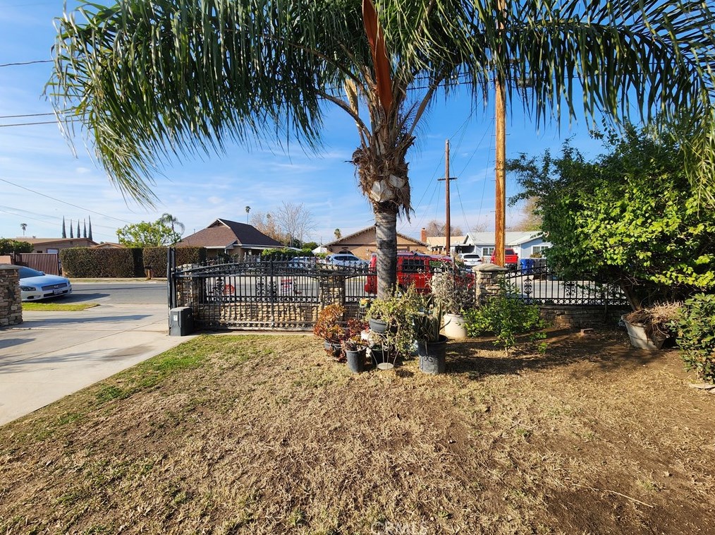 7464 Ysmael Villegas St, Riverside CA  92504-4553 exterior