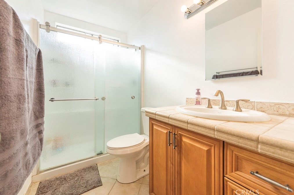 4566 Prairie View Dr, Riverside CA  92509-7136 exterior