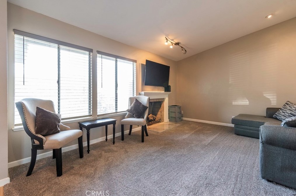 4566 Prairie View Dr, Riverside CA  92509-7136 exterior