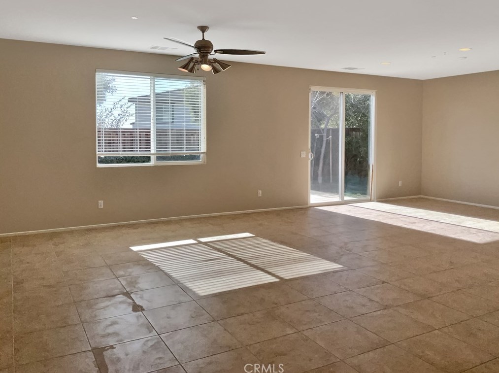 1461 Ambrosia St, Beaumont CA  92223-8473 exterior