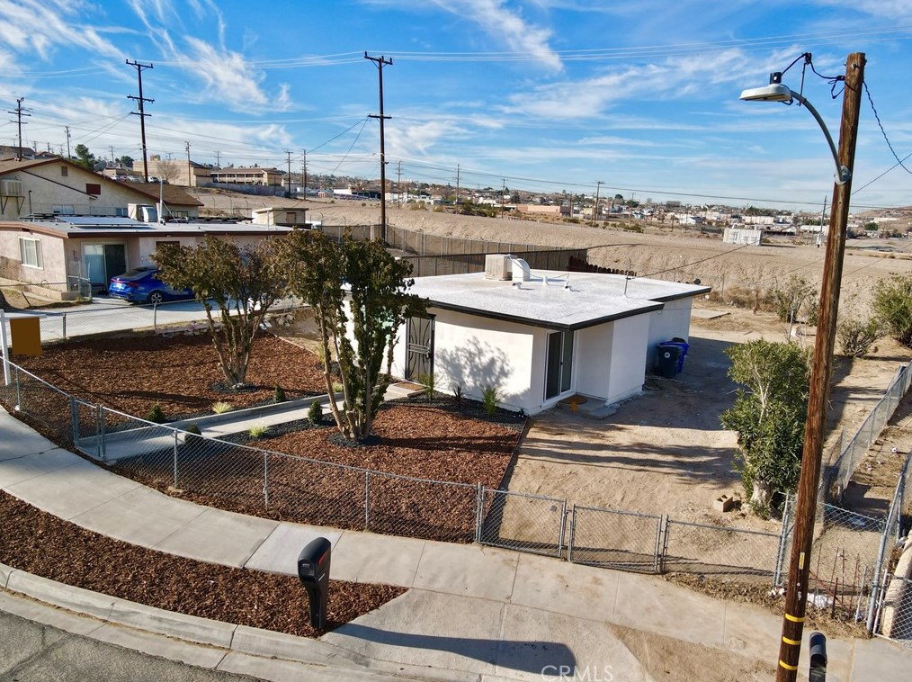 330 Muriel Dr, Barstow CA  92311-2418 exterior